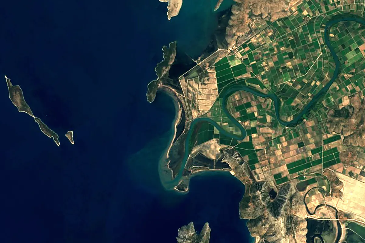Achelous River: satellite view of the mouth