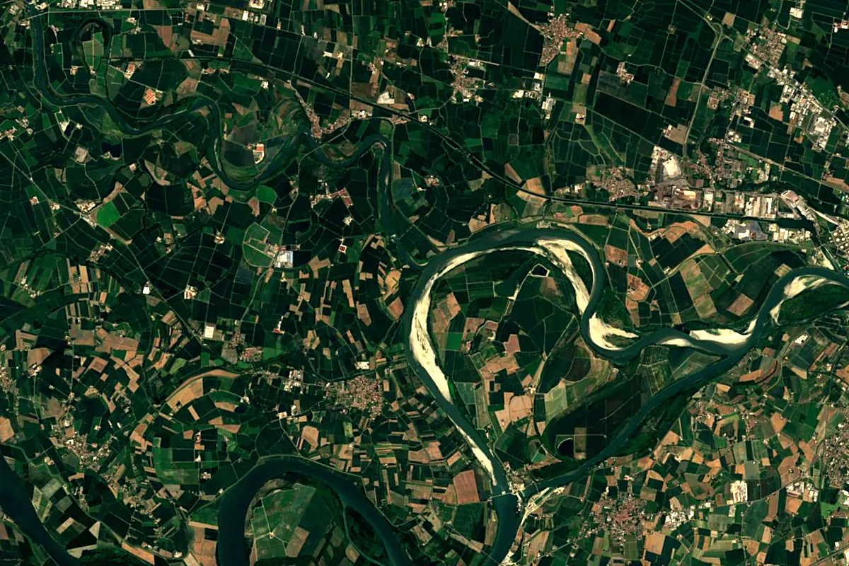 Adda: satellite view of the mouth