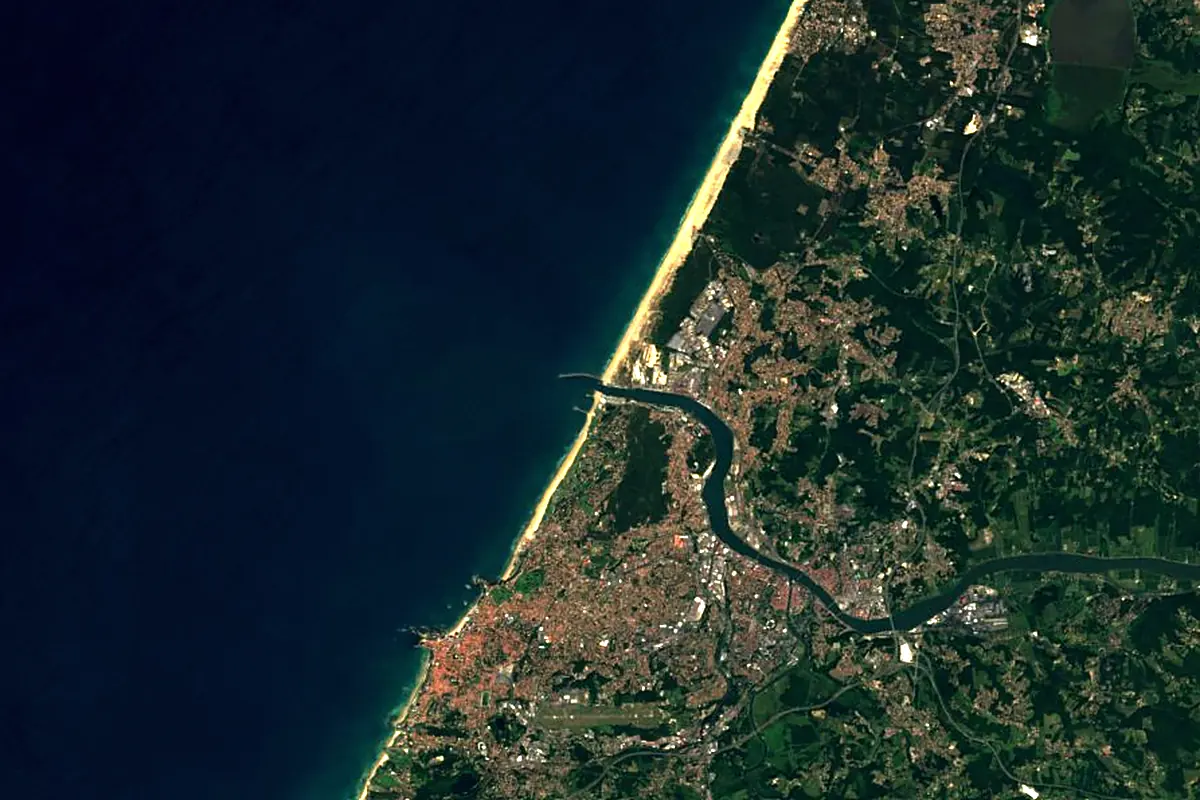 Adour: satellite view of the mouth