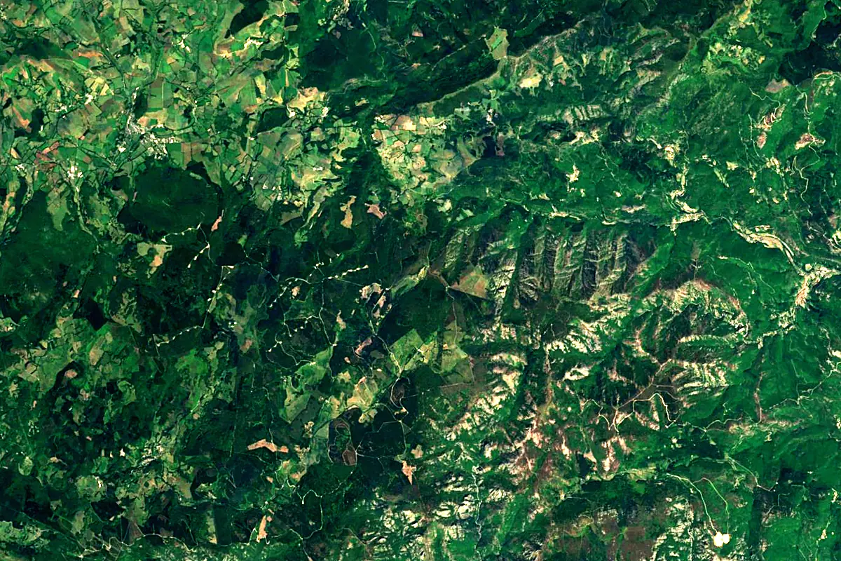 Agout: satellite view of the source