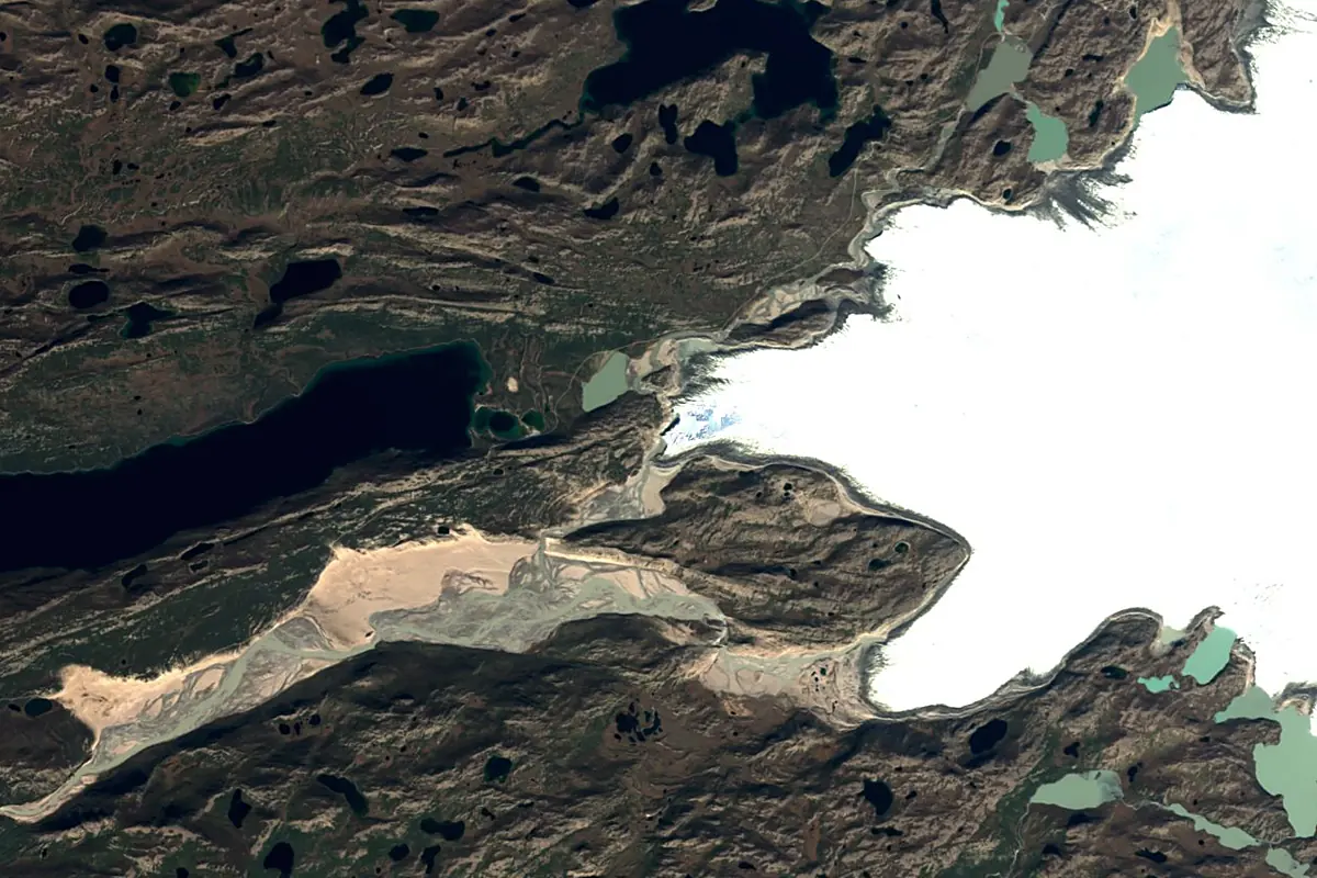 Akuliarusiarsuup Kuua: satellite view of the source
