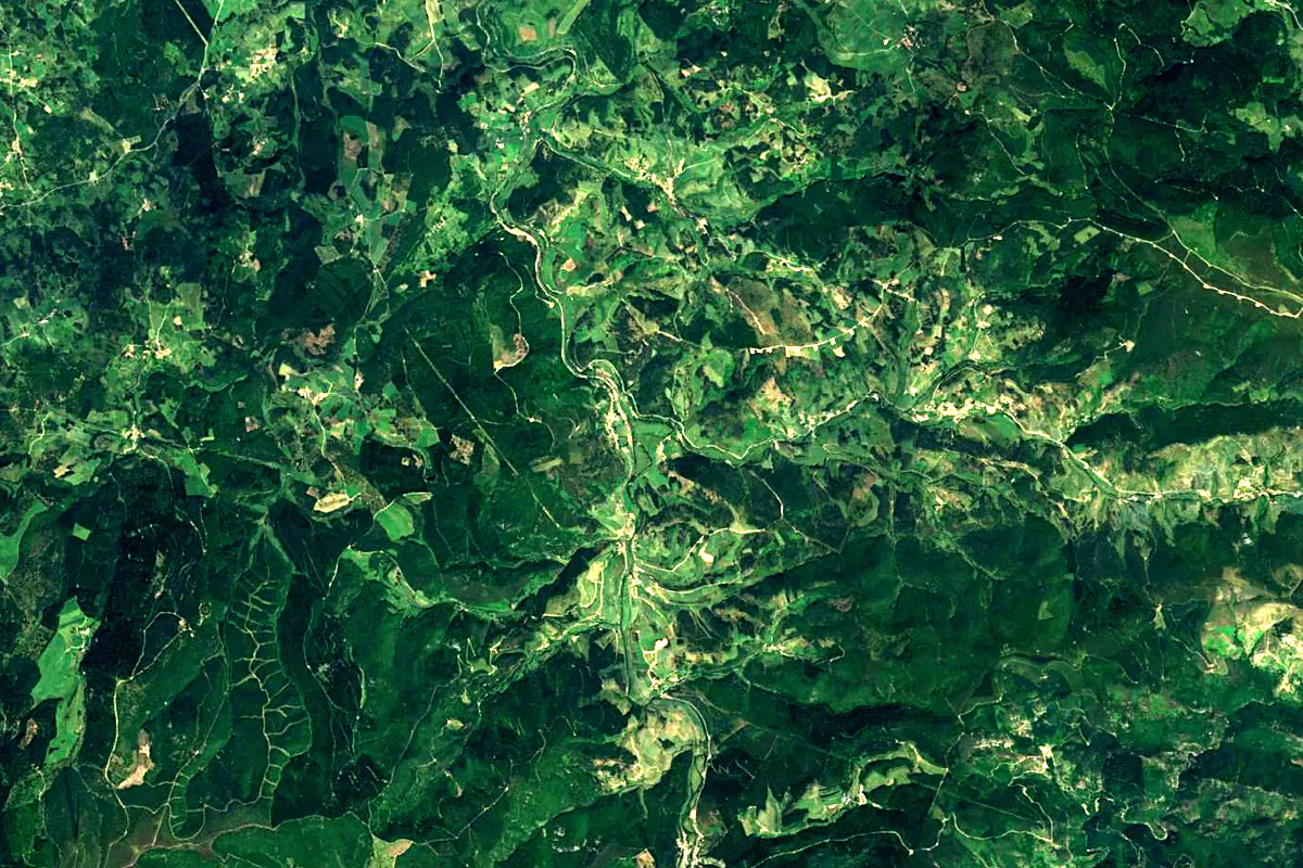 Allier: satellite view of the source