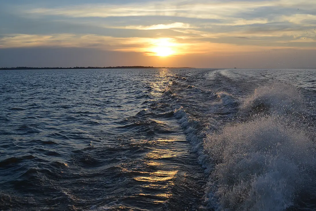 25-Entardecer no Rio Amazonas Pará a caminho para Santarém - Foto de Carolina de Melo Franco