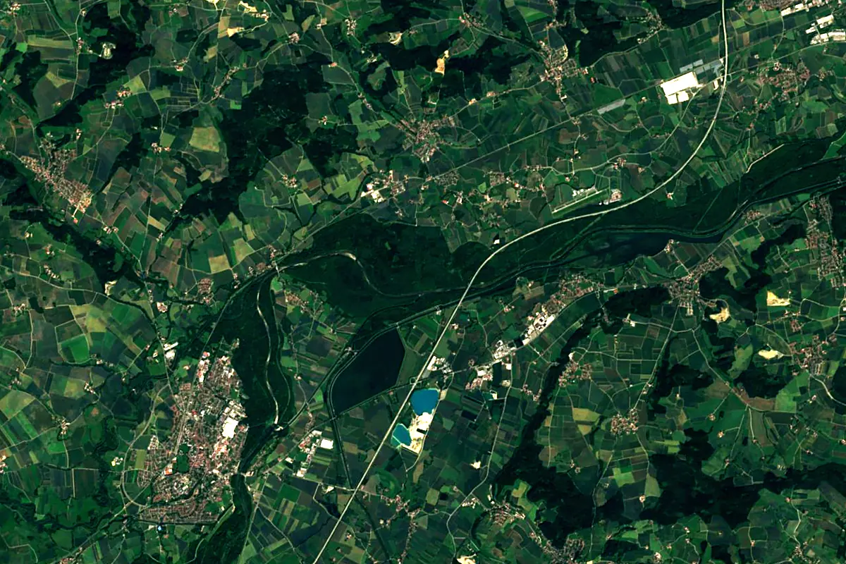 Amper: satellite view of the mouth