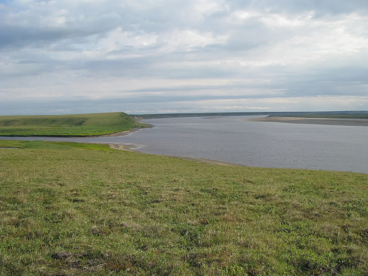 Anabar river near the mouth of Polovinnaya tributary, р. Анабар, устье р. Половинной - panoramio