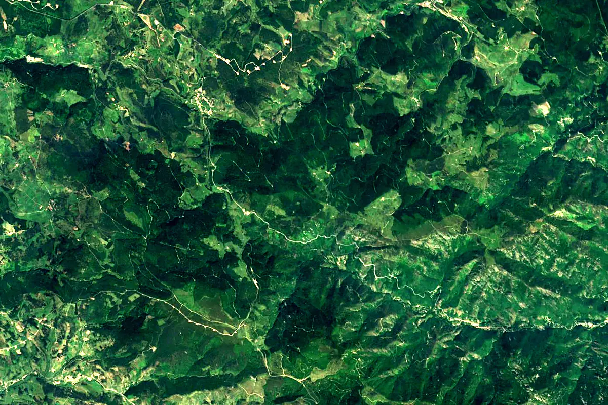 Ardèche: satellite view of the source