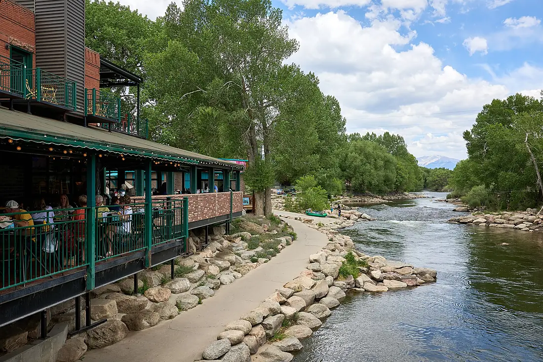 Arkansas River Walk in downtown Salida (2026)-104A8147
