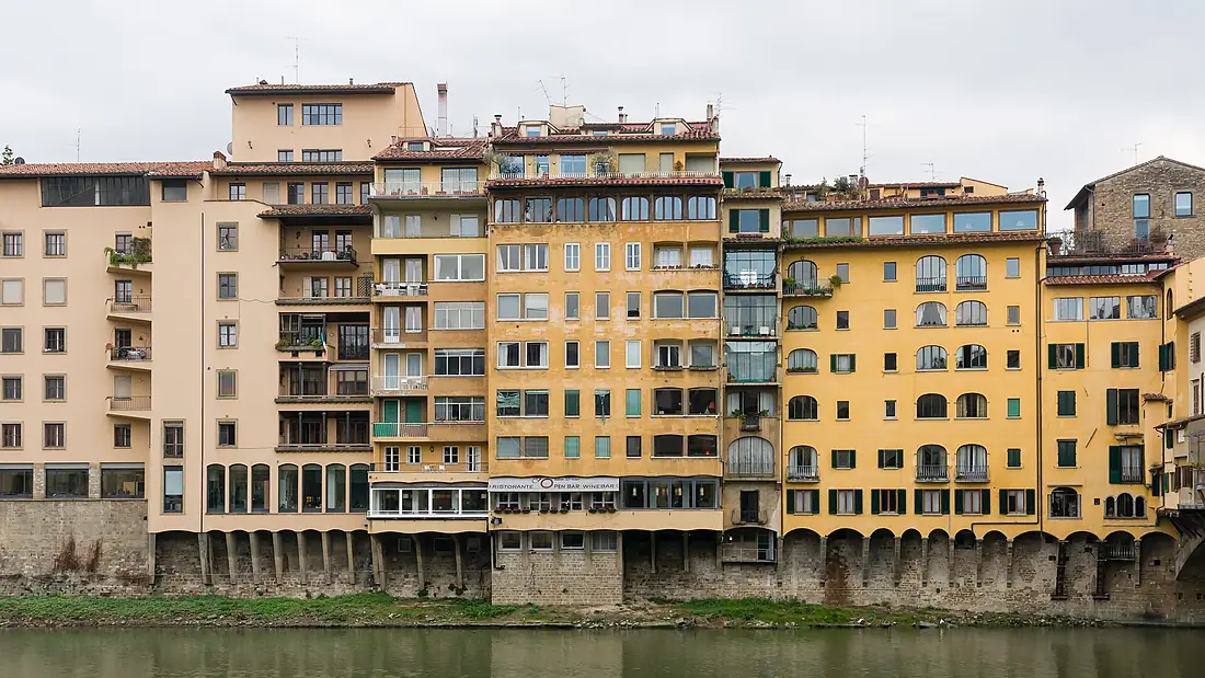 Florence Italy Houses-at-Arno-River-01