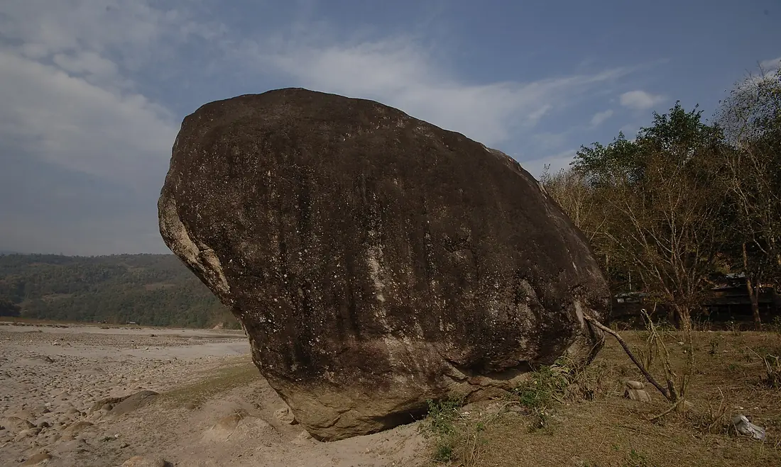 Sati Dhunga (Stone) Tumlingtar Arun River Khadbari Sankhuwasabha Nepal Rajesh Dhungana (1)