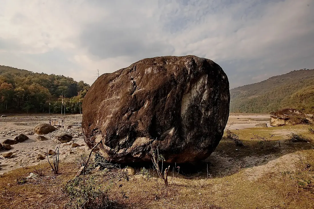Sati Dhunga (Stone) Tumlingtar Arun River Khadbari Sankhuwasabha Nepal Rajesh Dhungana (2)