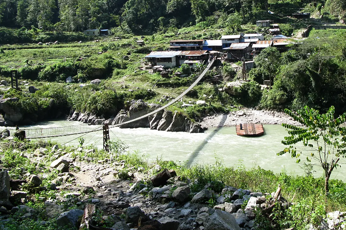 Bridge and Panton through Arun river. - panoramio