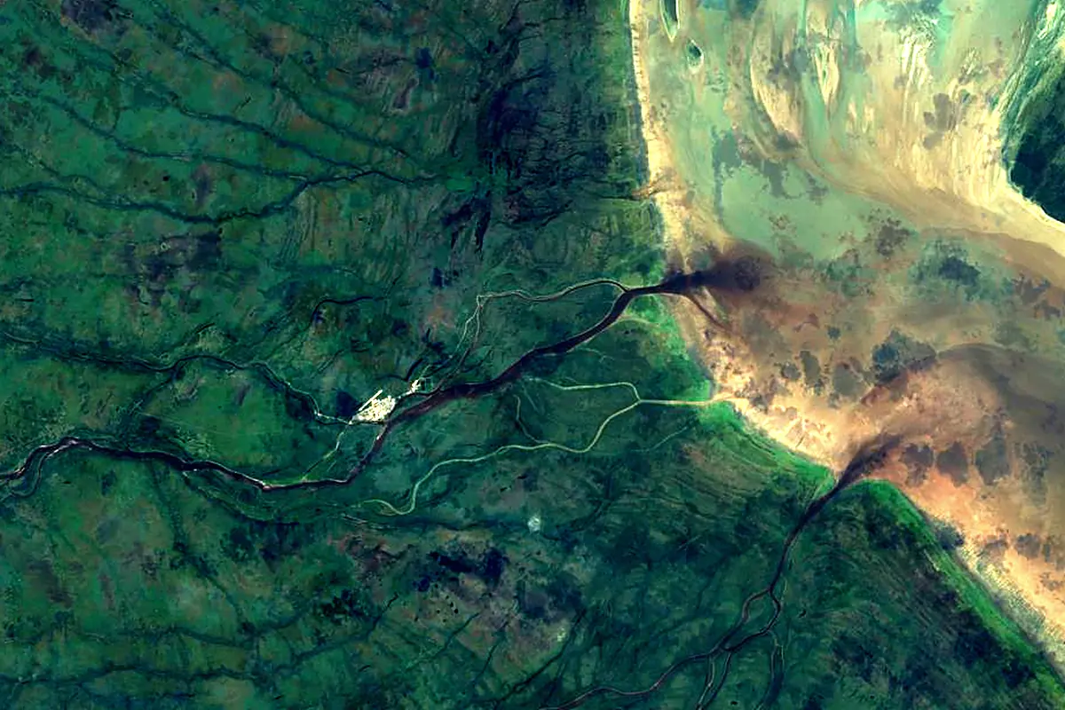 Attawapiskat River: satellite view of the mouth