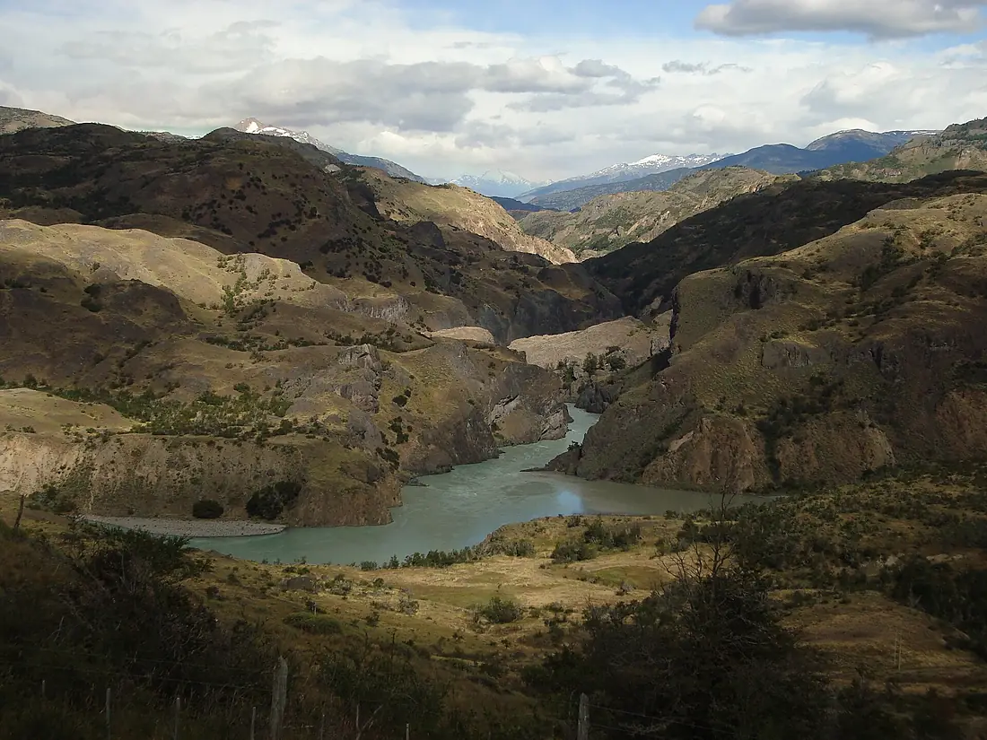 Confluence of Rio Baker and Rio Chacobuco (3260733282)