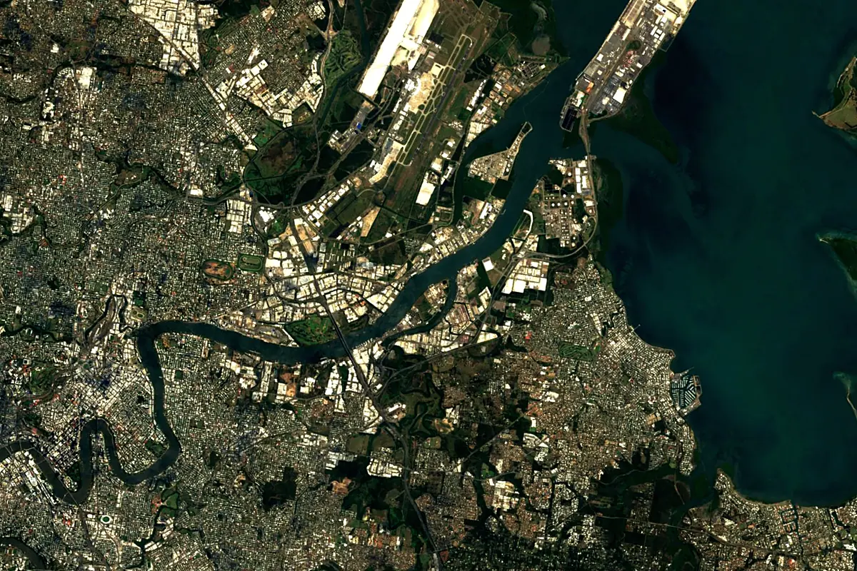 Brisbane River: satellite view of the mouth