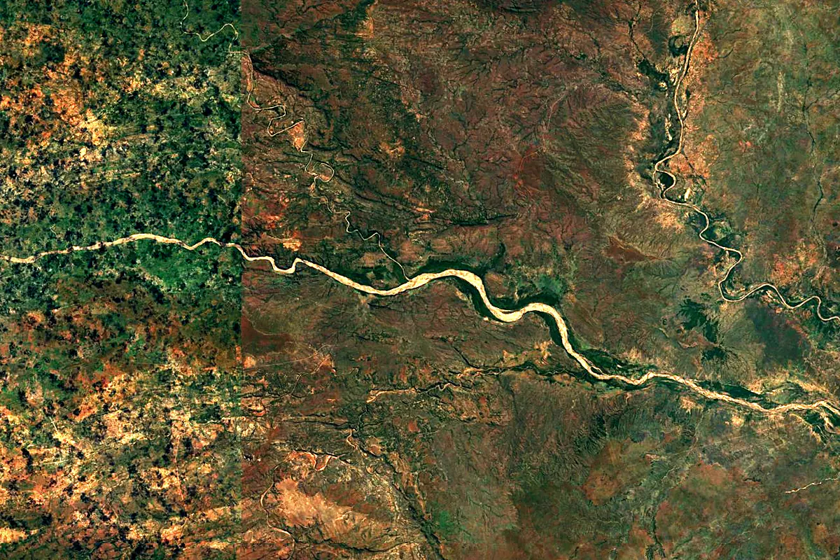 Bubye River: satellite view of the mouth