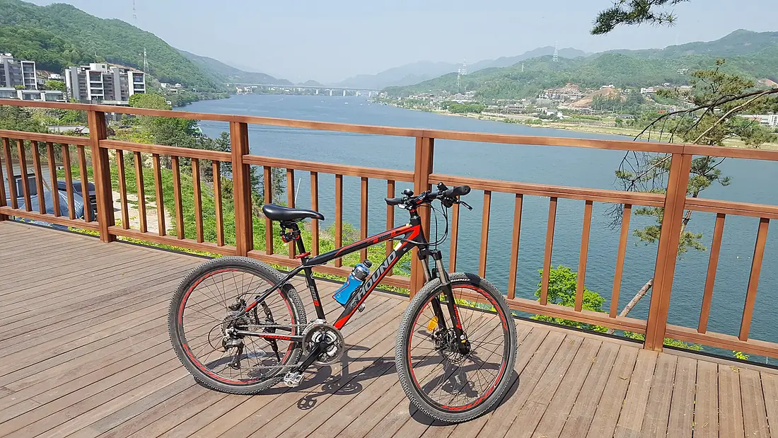 Bukhangang Bicycle Path 1