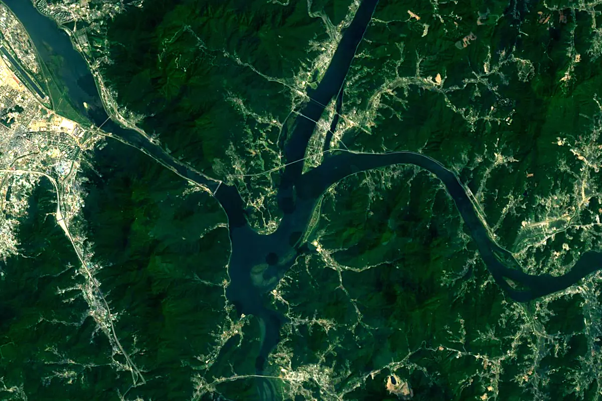 Bukhan River: satellite view of the mouth