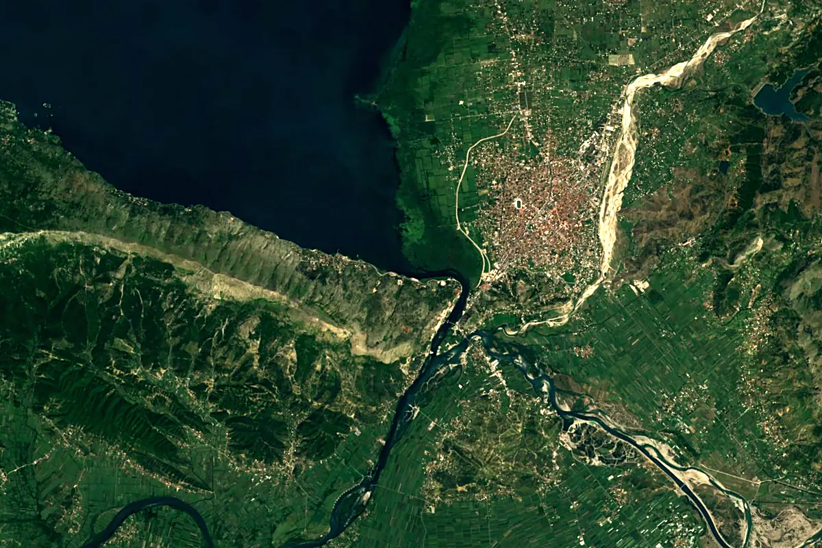 Buna: satellite view of the source