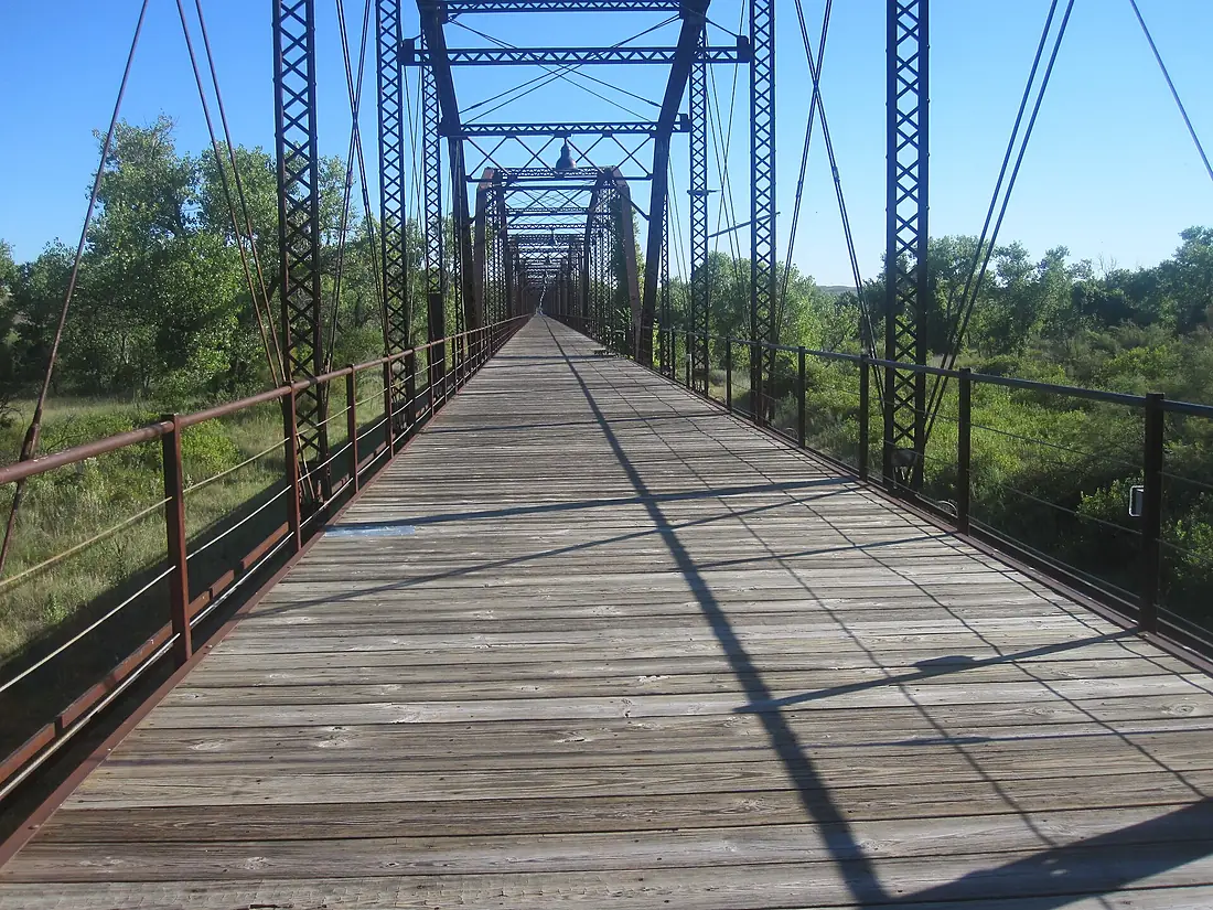 Wooden bridge over Canadian River, Canadian, TX IMG 6058