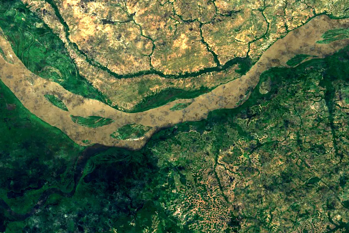 Caura River: satellite view of the mouth