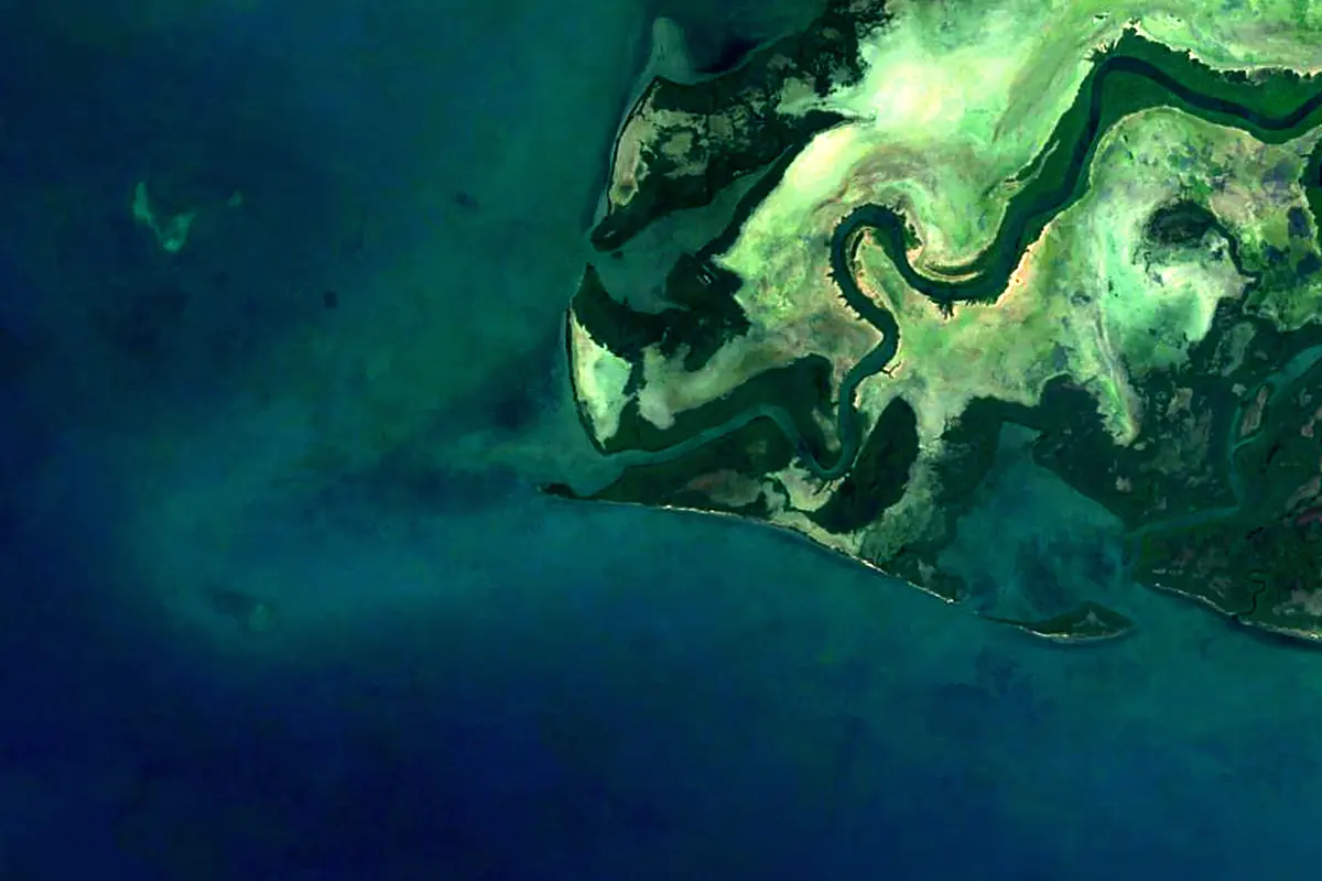 Cauto River: satellite view of the mouth