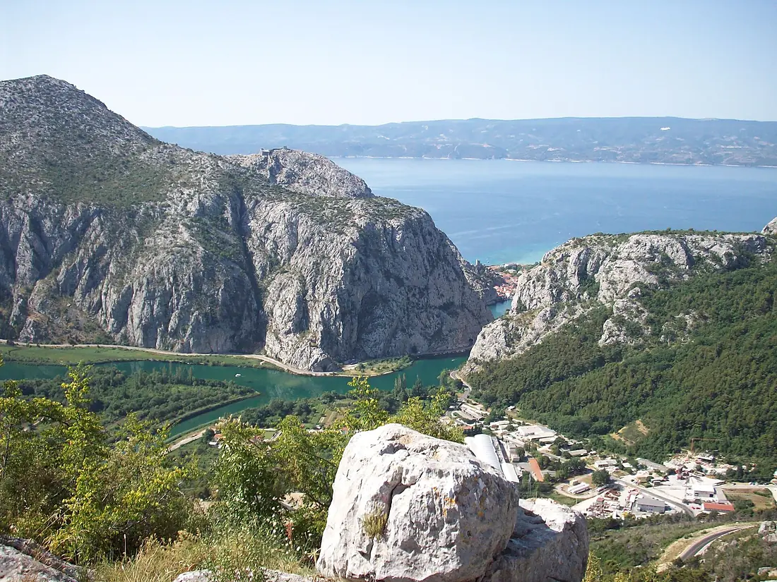 Cetina river view2