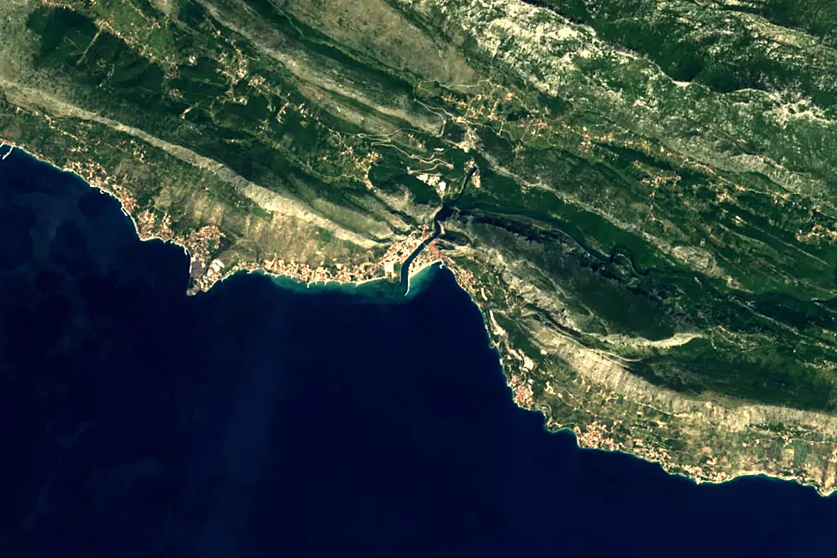 Cetina: satellite view of the mouth