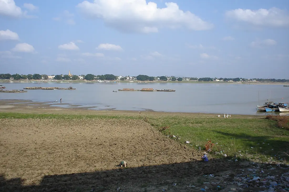 Fiume Chindwin a Nord di Monywa