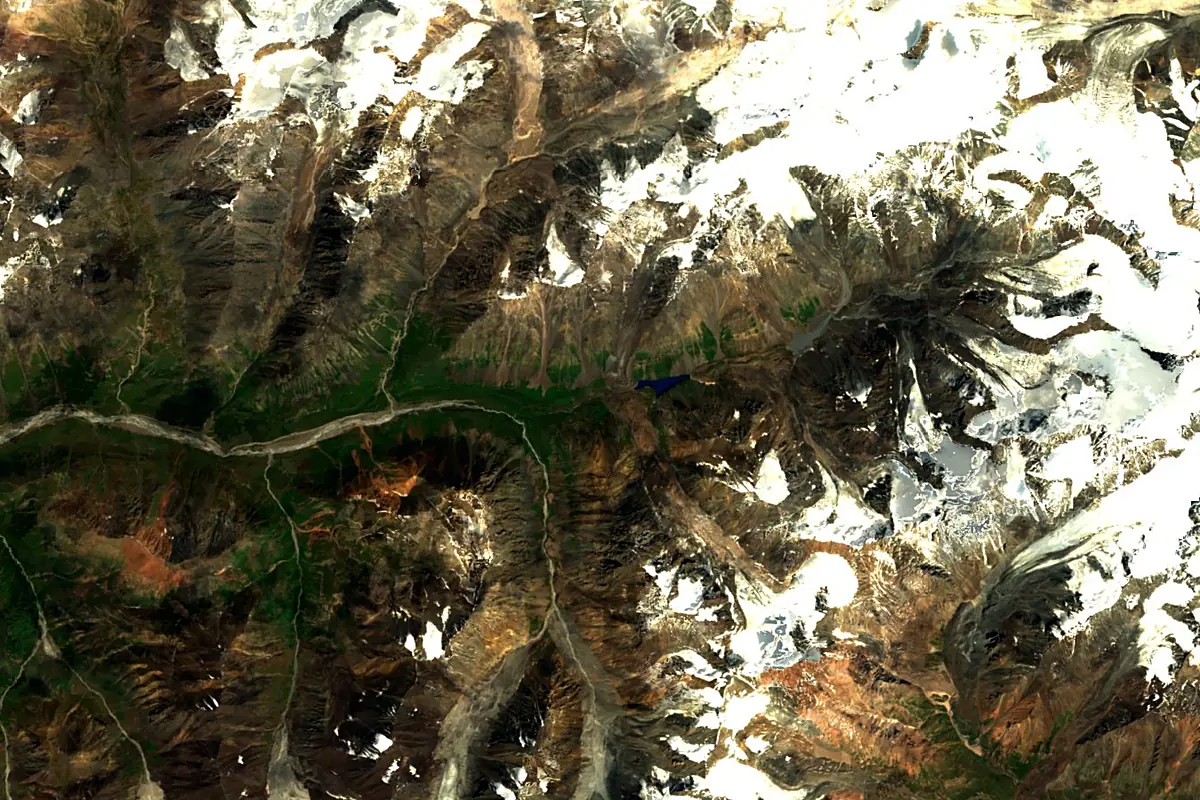Chong-Kemin River: satellite view of the source