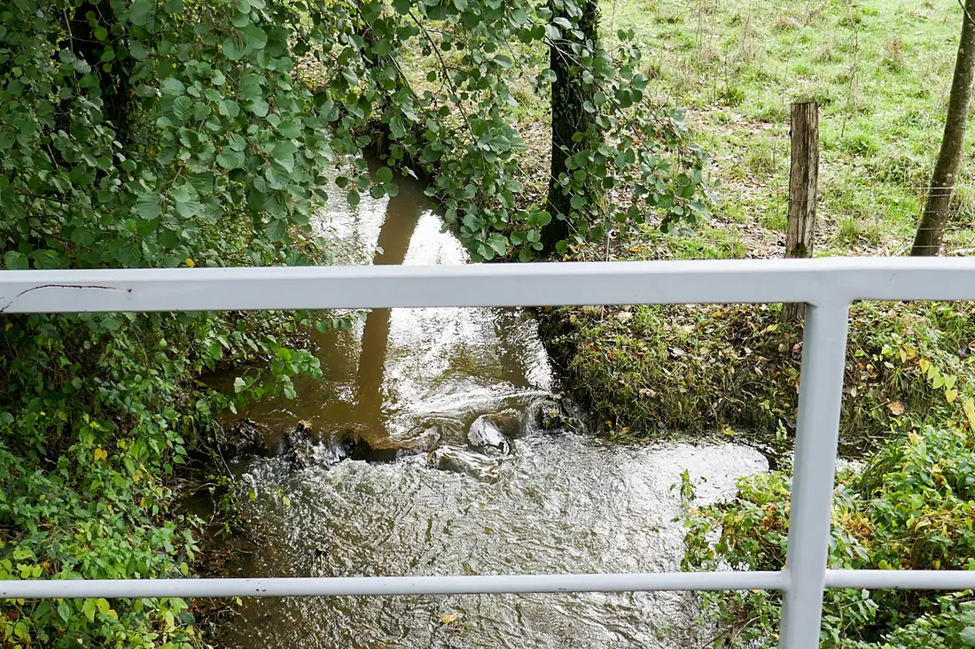 Le Clain qui prend sa source dans la commune