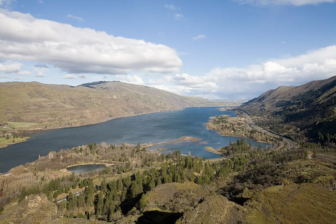 ColumbiaRiverRowenaView
