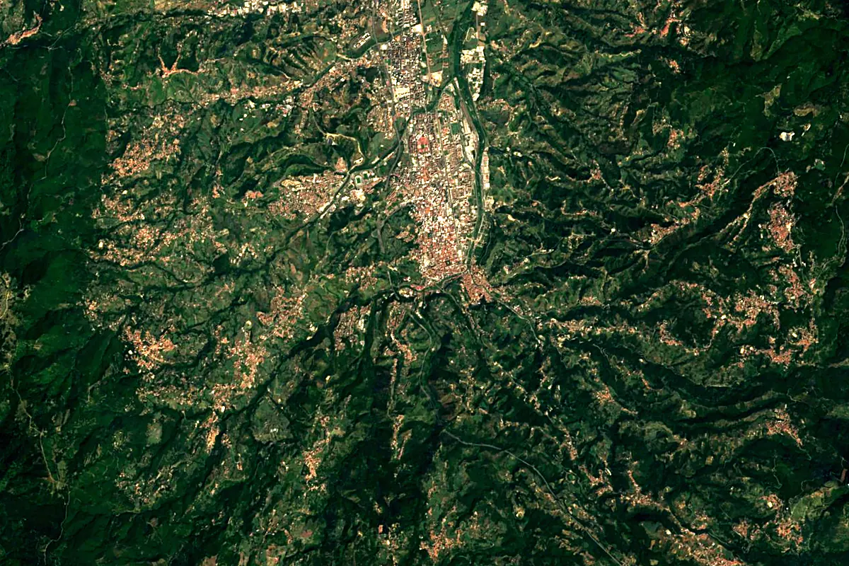 Crathis: satellite view of the source