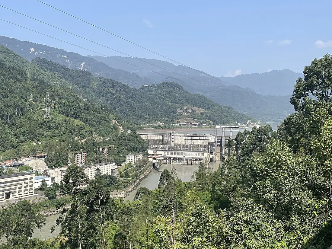 202309 Gongzui Dam over Dadu River