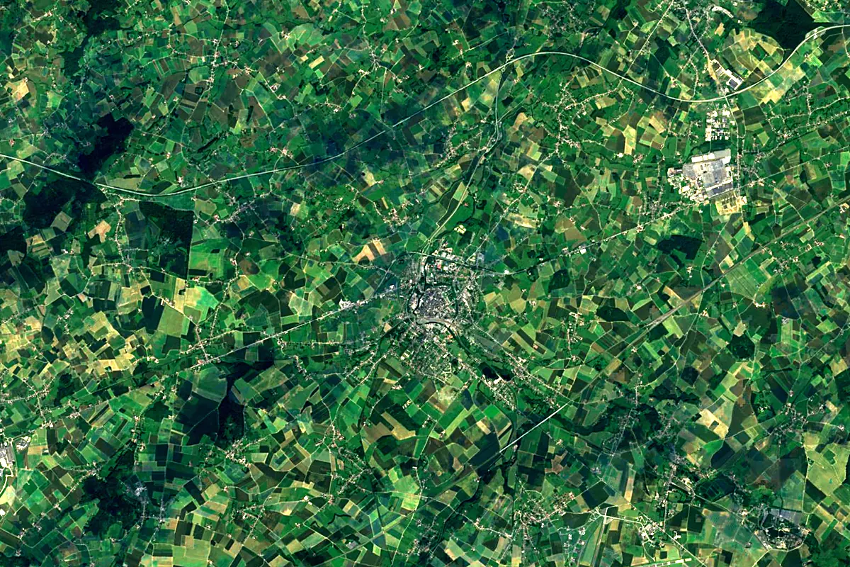 Dender: satellite view of the source