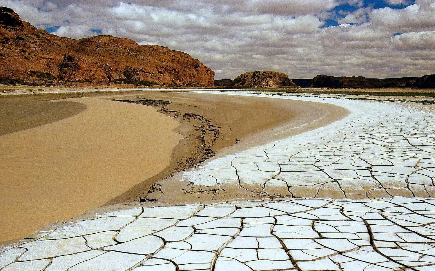Río Deseado, Santa Cruz, Argentina - panoramio