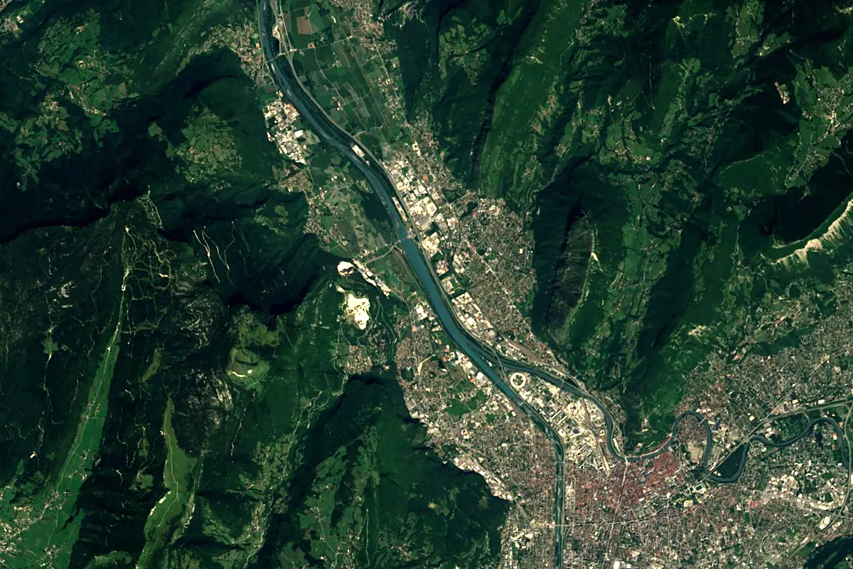 Drac: satellite view of the mouth