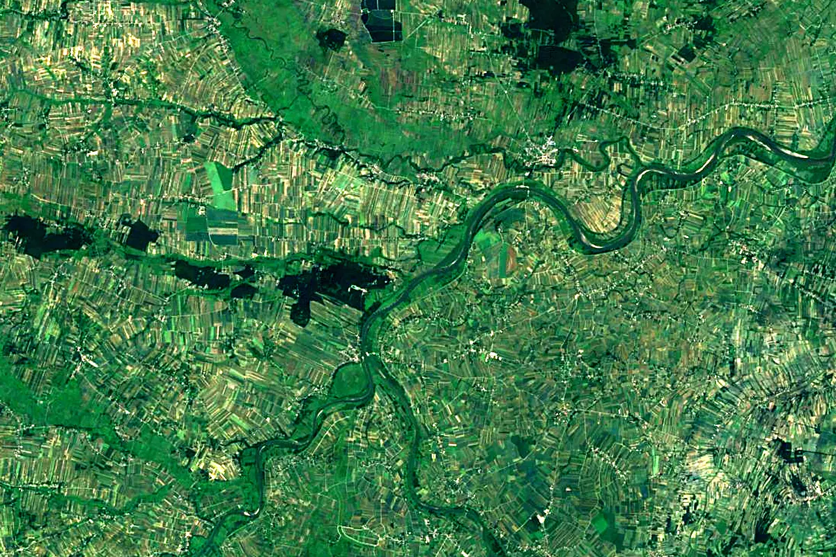 Dunajec: satellite view of the mouth