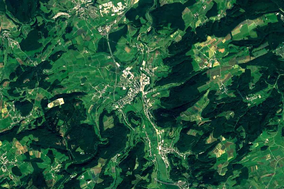 Eisch: satellite view of the mouth