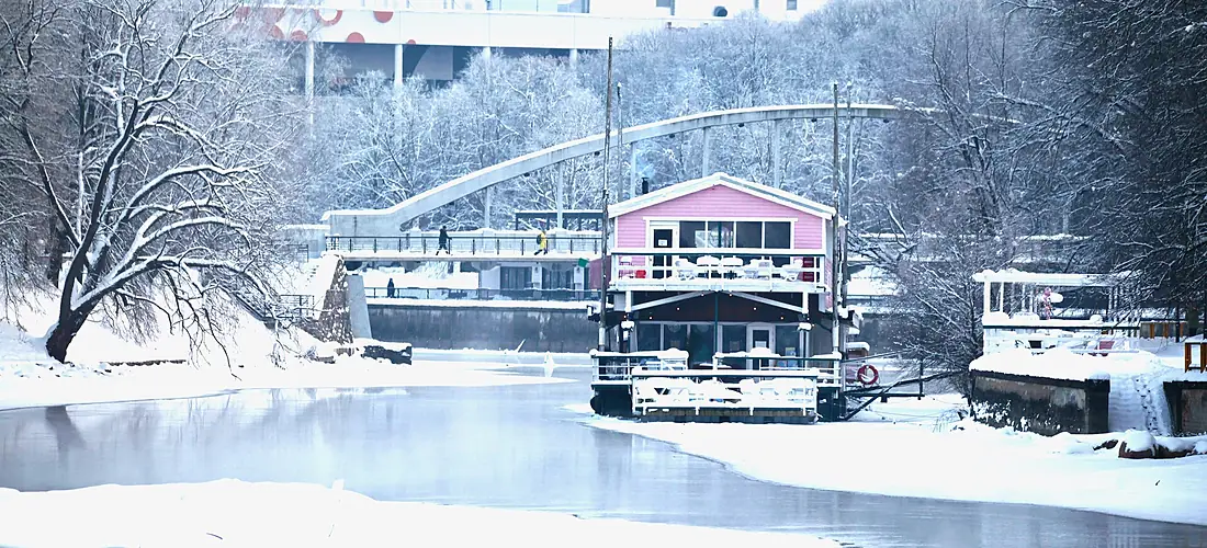 Cafe on the river Emajõgi in the downtown of Tartu (December 2023)