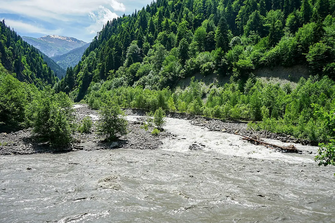Confluence of Khumpreri and Enguri