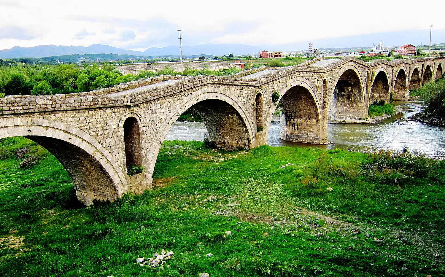 Die Schneiderbrücke (Ura e Terzive) über den Fluss Erenik, Kosovo - panoramio