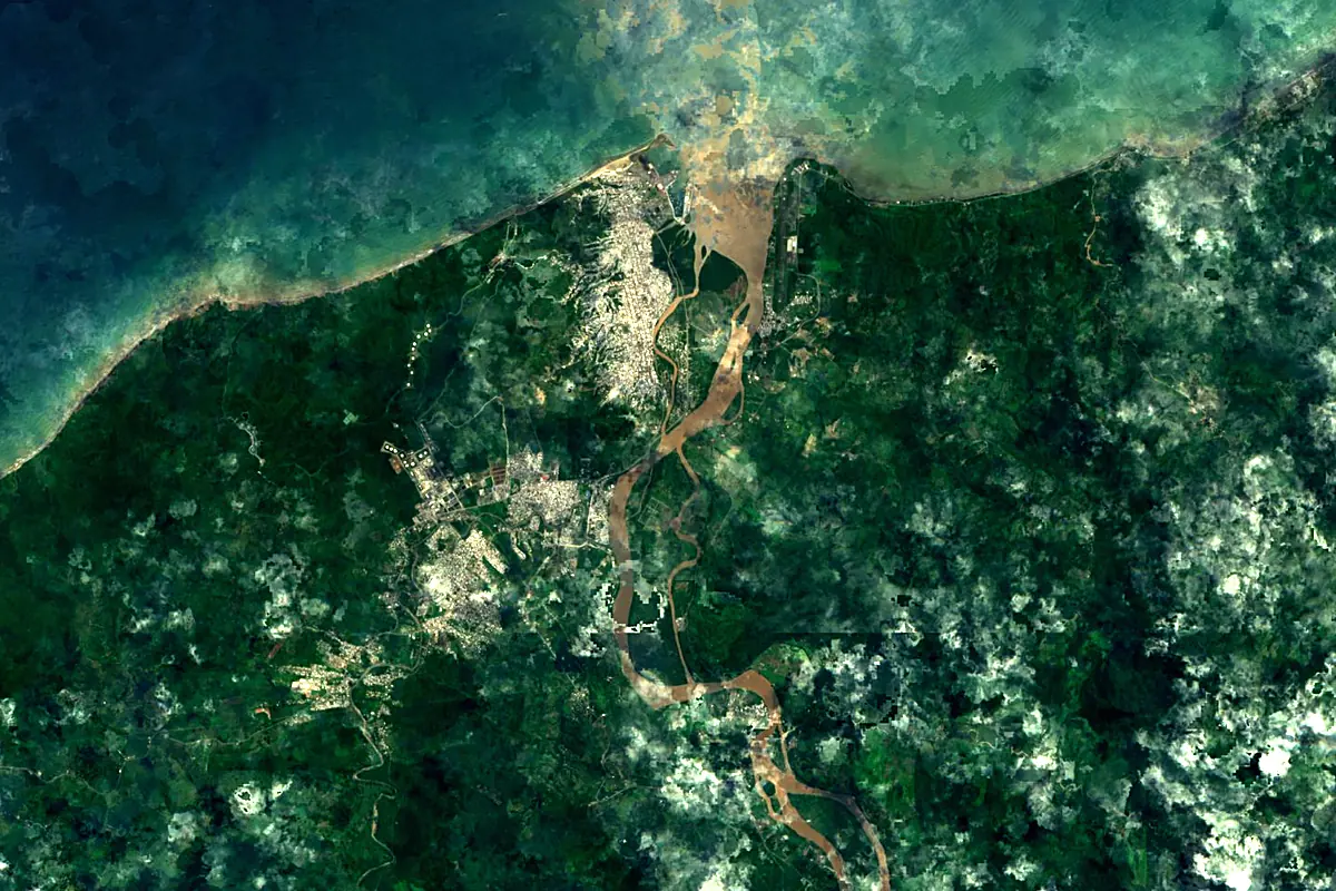 Esmeraldas River: satellite view of the mouth