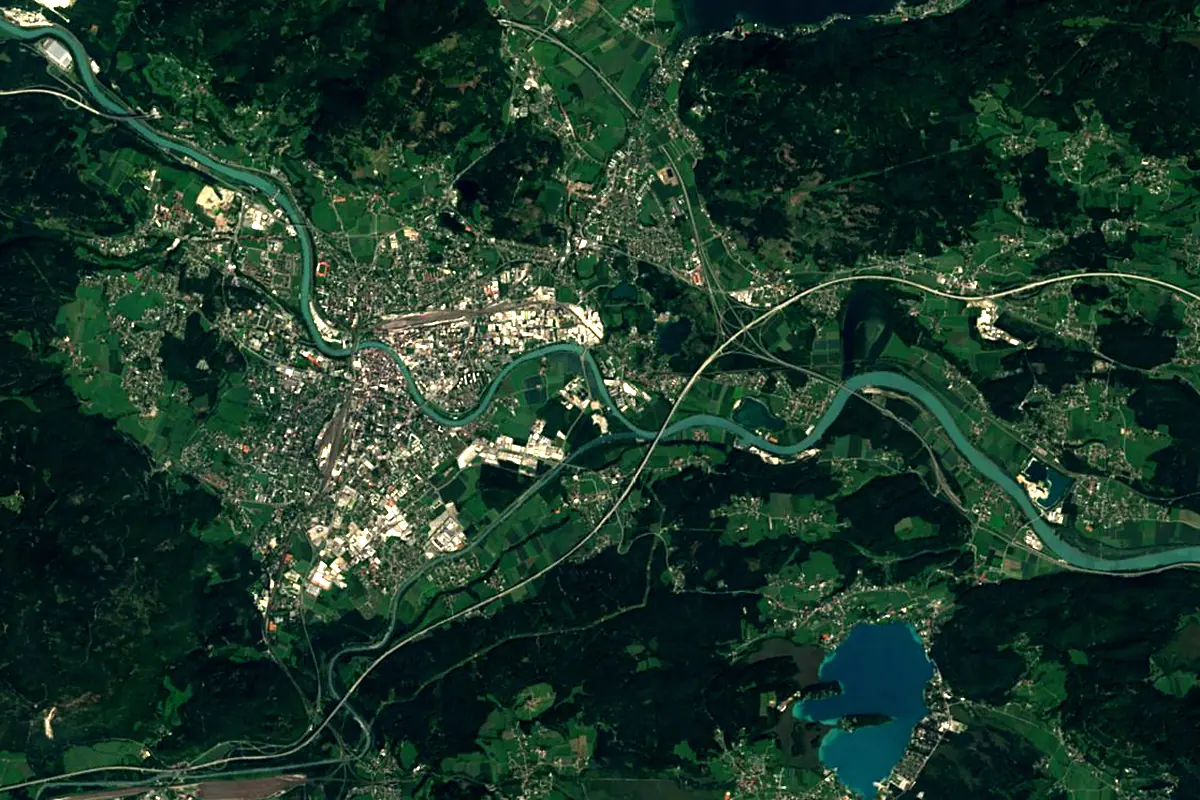 Gail: satellite view of the mouth