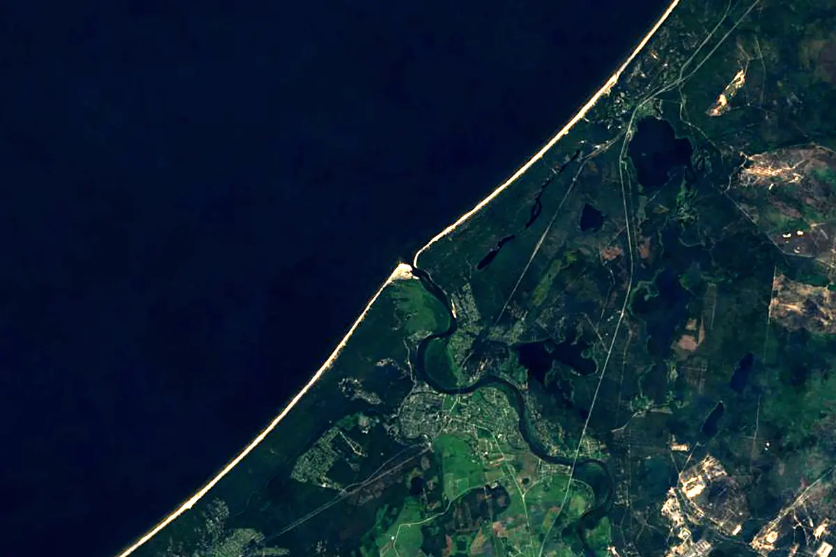 Gauja: satellite view of the mouth