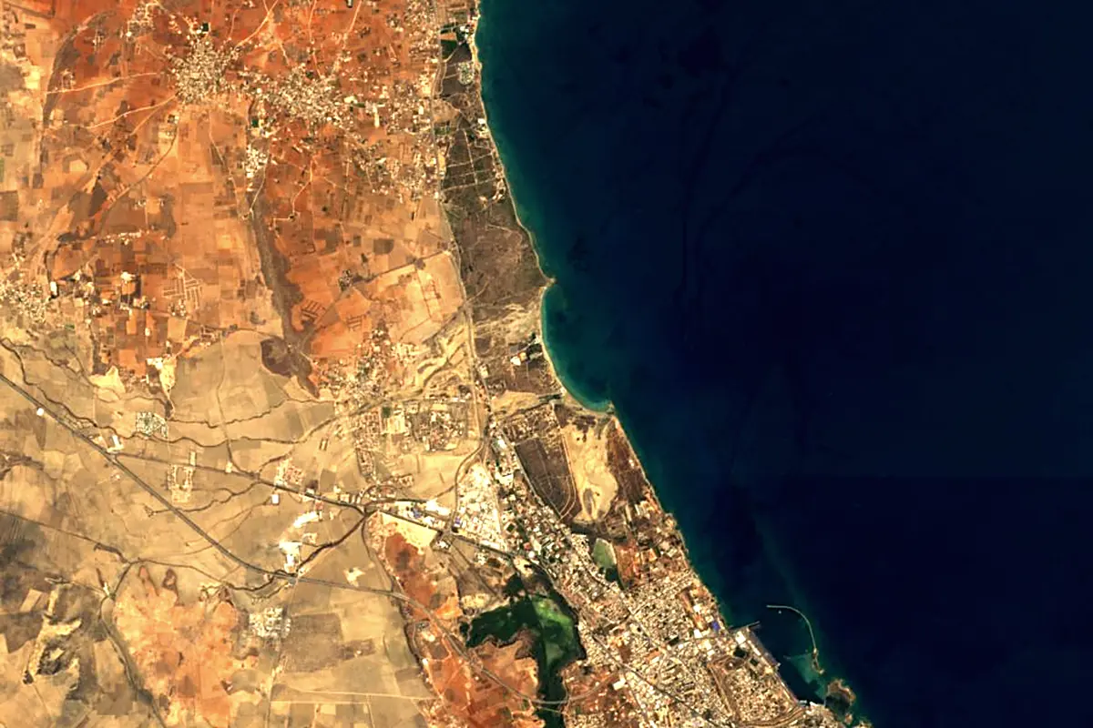 Gialias: satellite view of the mouth