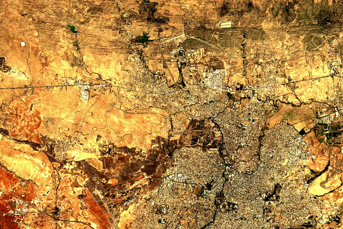 Gialias: satellite view of the source