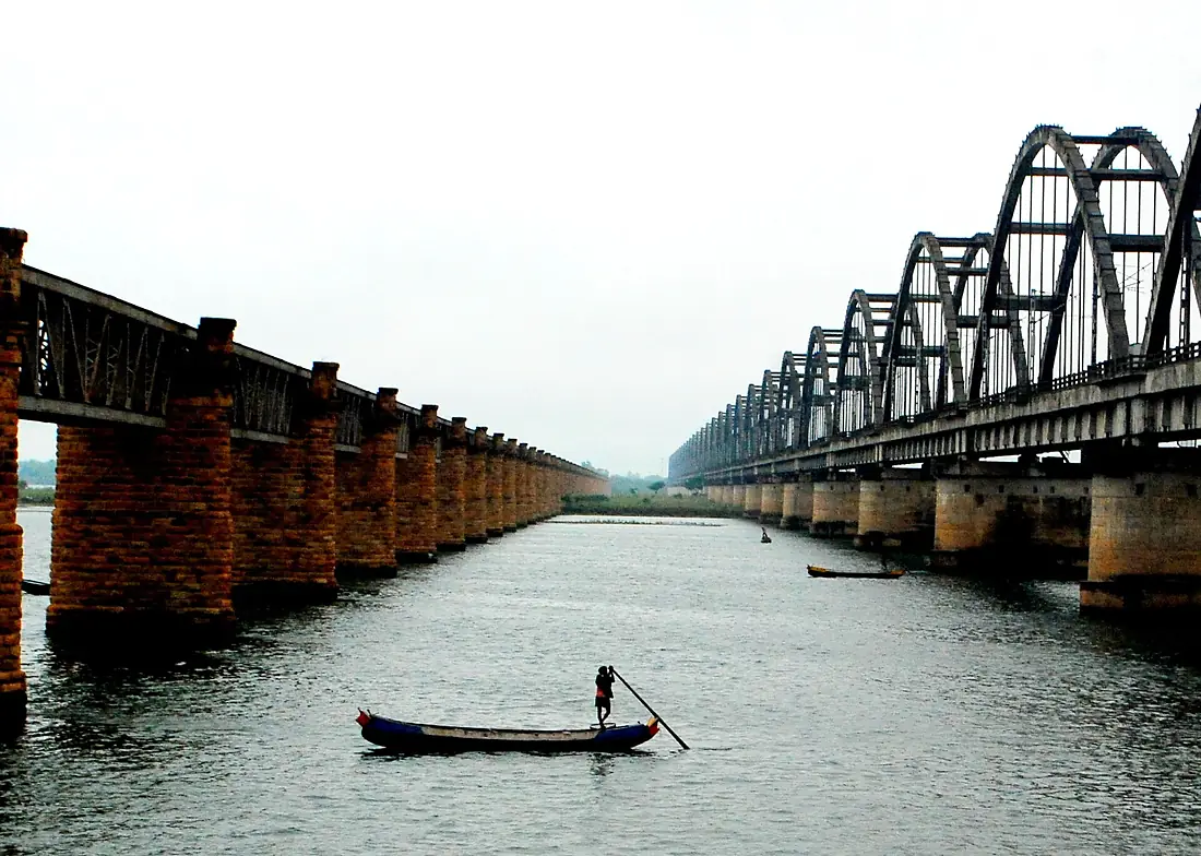 Godavari old and new bridges