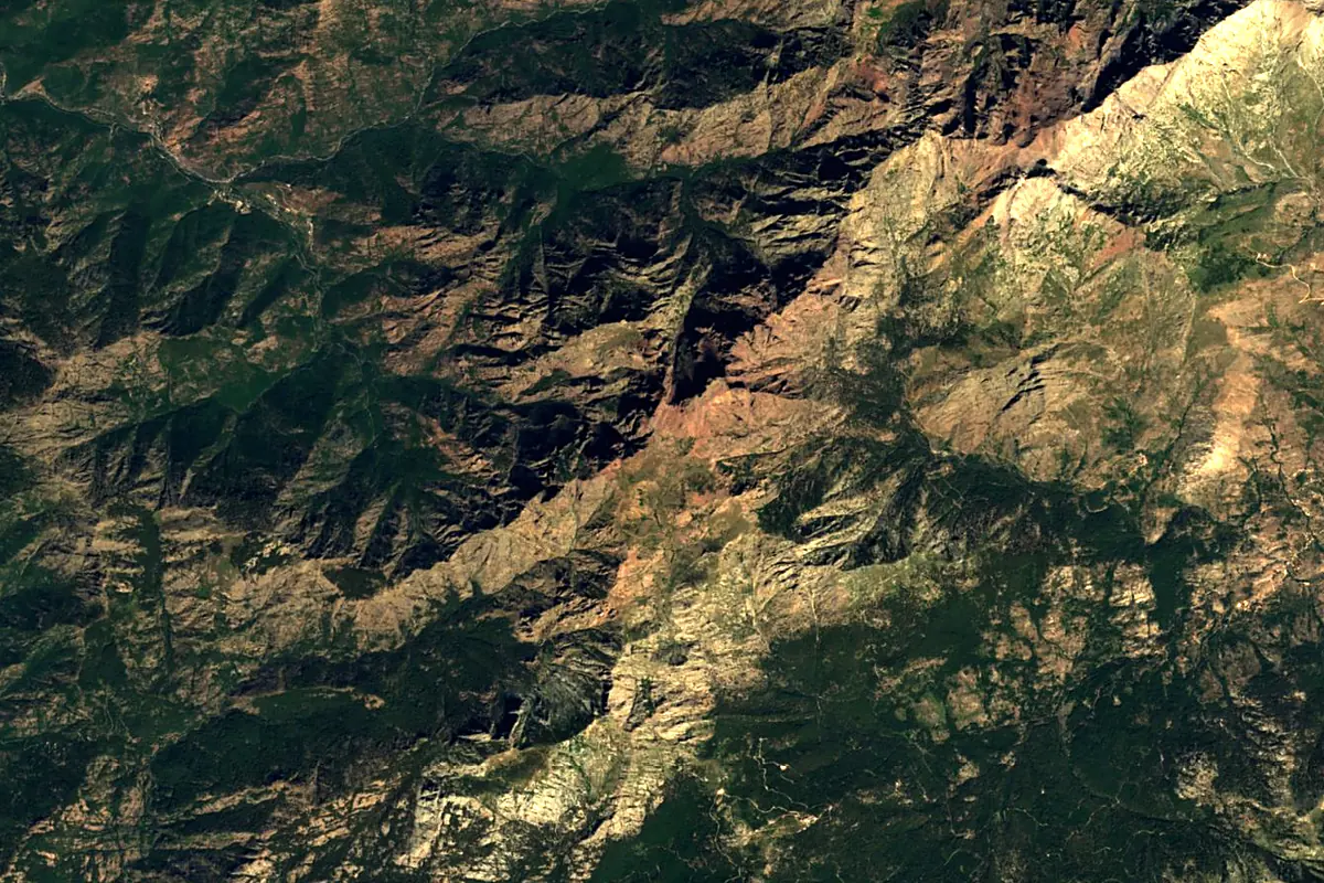 Golo: satellite view of the source