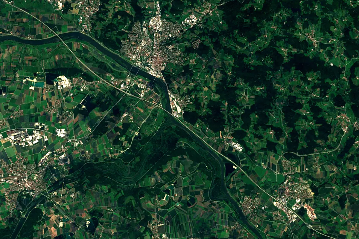 Isar: satellite view of the mouth