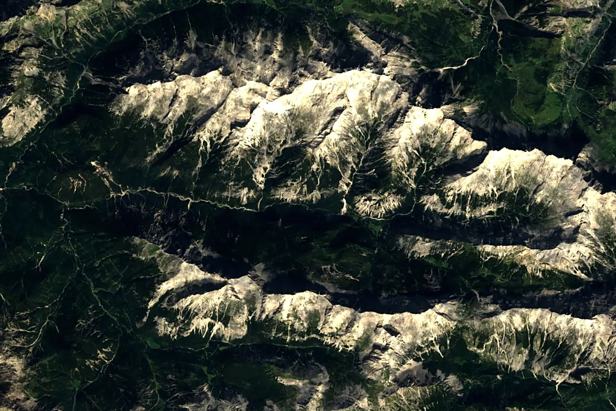 Isar: satellite view of the source